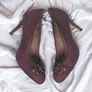 Corso Como Burgundy Violet Suede Pumps Size 8M Chain Accent Toe
